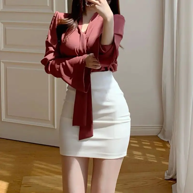 Damesrok Strakke vrouwelijke r - Summer Clothing Trends 2025 recensie en prijs